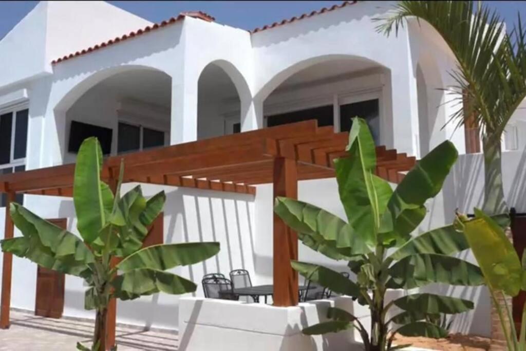 Gezellige Villa Met Prachtig Zicht En Zwembad Arona  Exterior foto