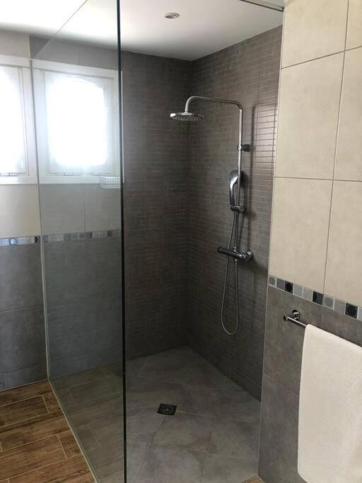 Gezellige Villa Met Prachtig Zicht En Zwembad Arona  Exterior foto